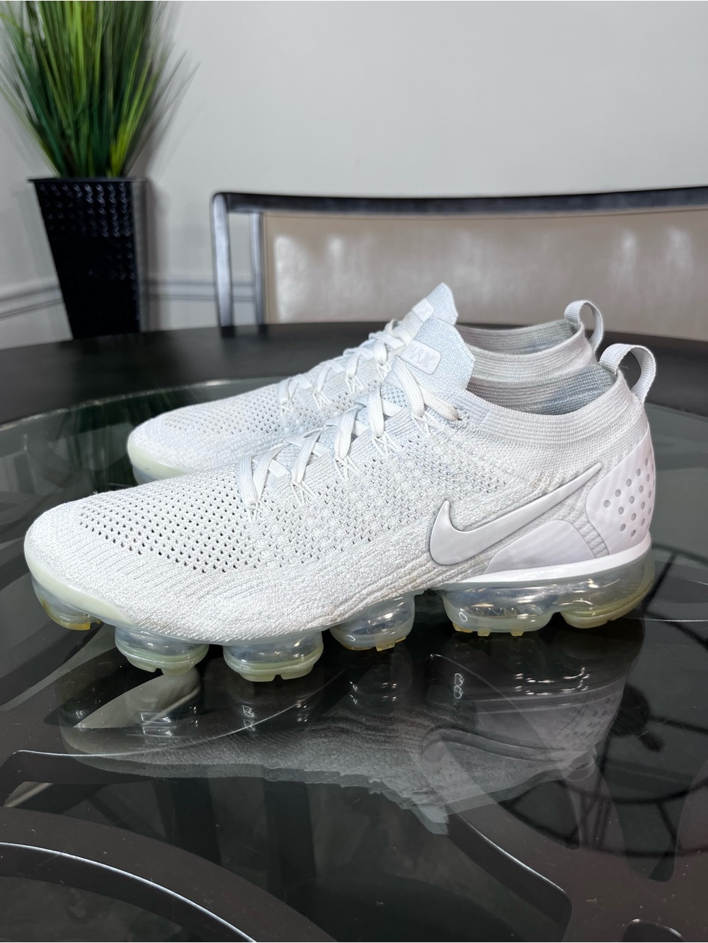 Nike Air Vapormax Flyknit 2
White Running Shoes Gym
Sneakers Mens Sz 12